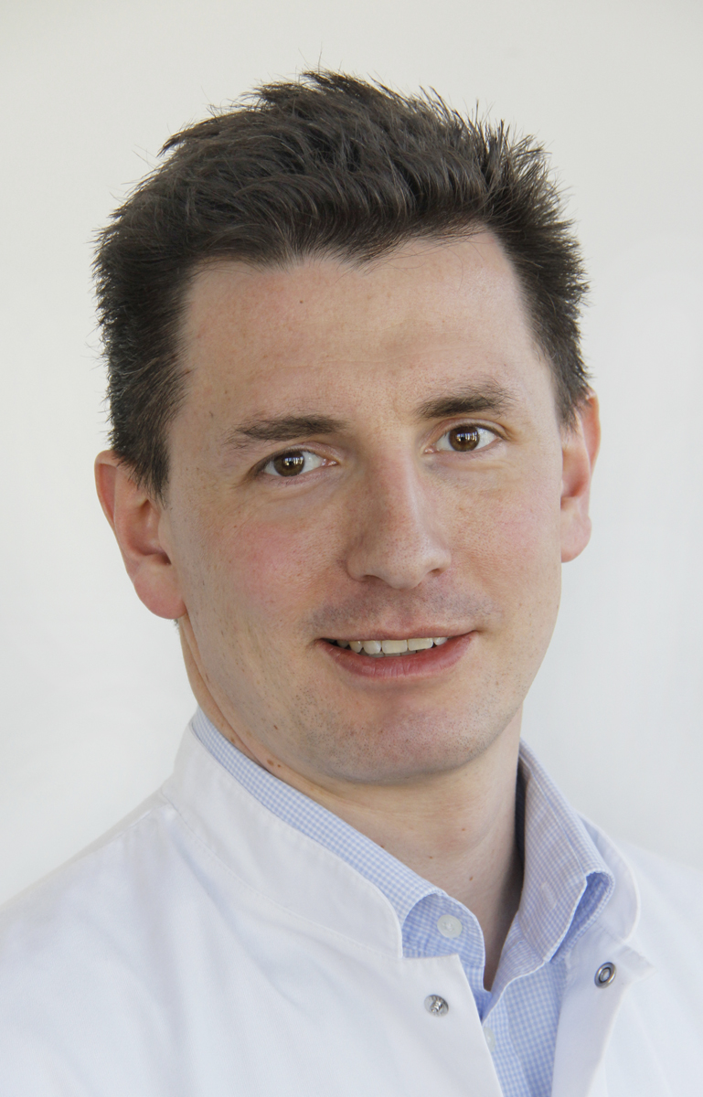 Herr Pd Dr. Med. Michael Selbach Neurochirurgie/Wirbelsäulenzentrum Köln Dr. med. Michael Behr - Klinik